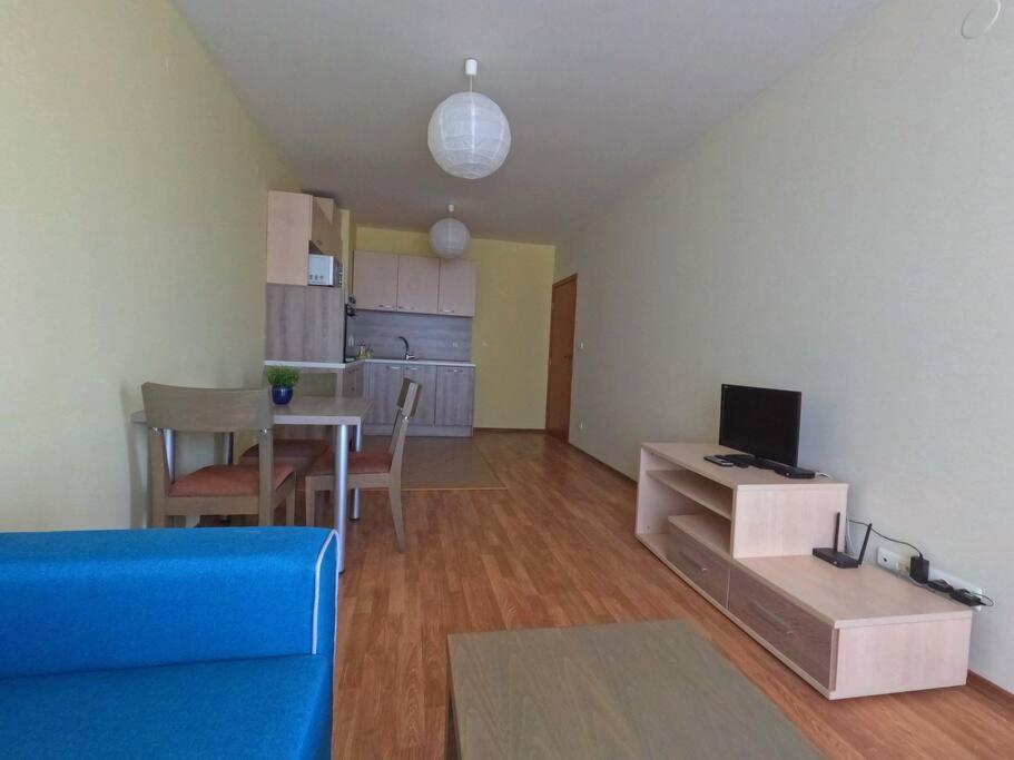 Darelina In The Center Of Apartment Sofia